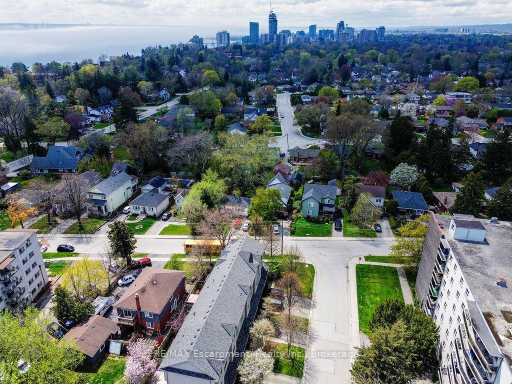 Photo 30 of 2430 Second Street, Burlington, Brant — HOMEH