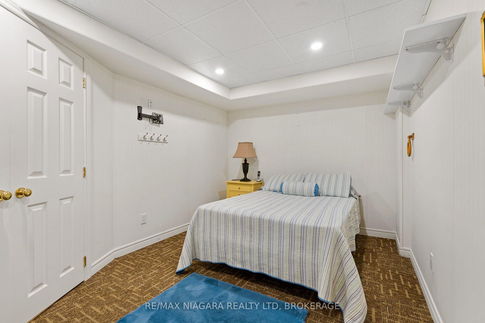 Photo 17 of 2487 Walker Court, Niagara Falls, Stamford — HOMEH