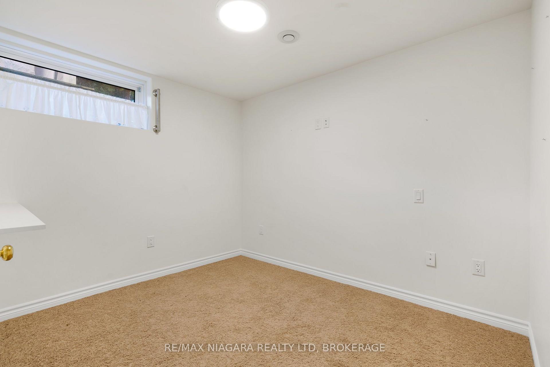Photo 22 of 2487 Walker Court, Niagara Falls, Stamford — HOMEH