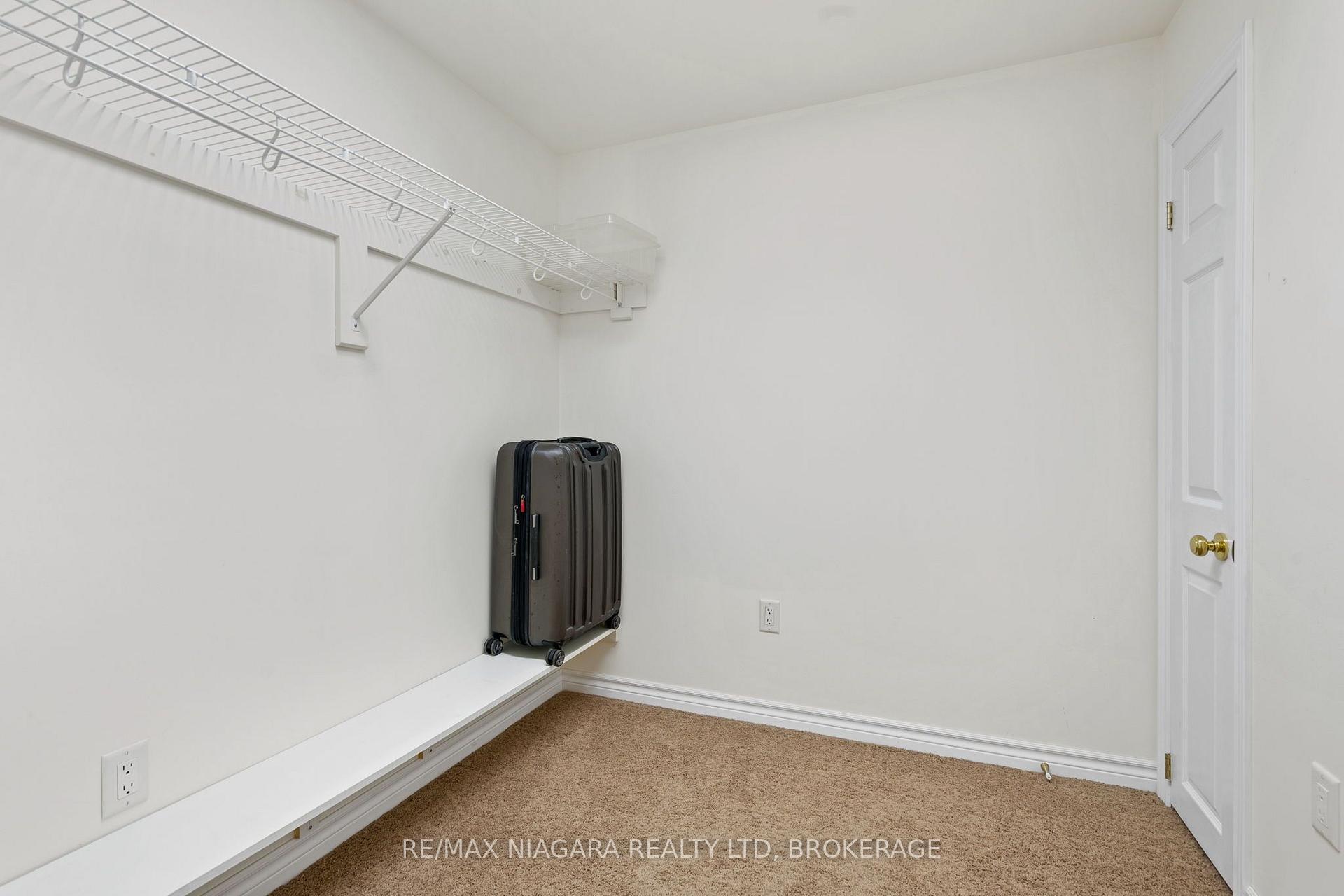 Photo 23 of 2487 Walker Court, Niagara Falls, Stamford — HOMEH