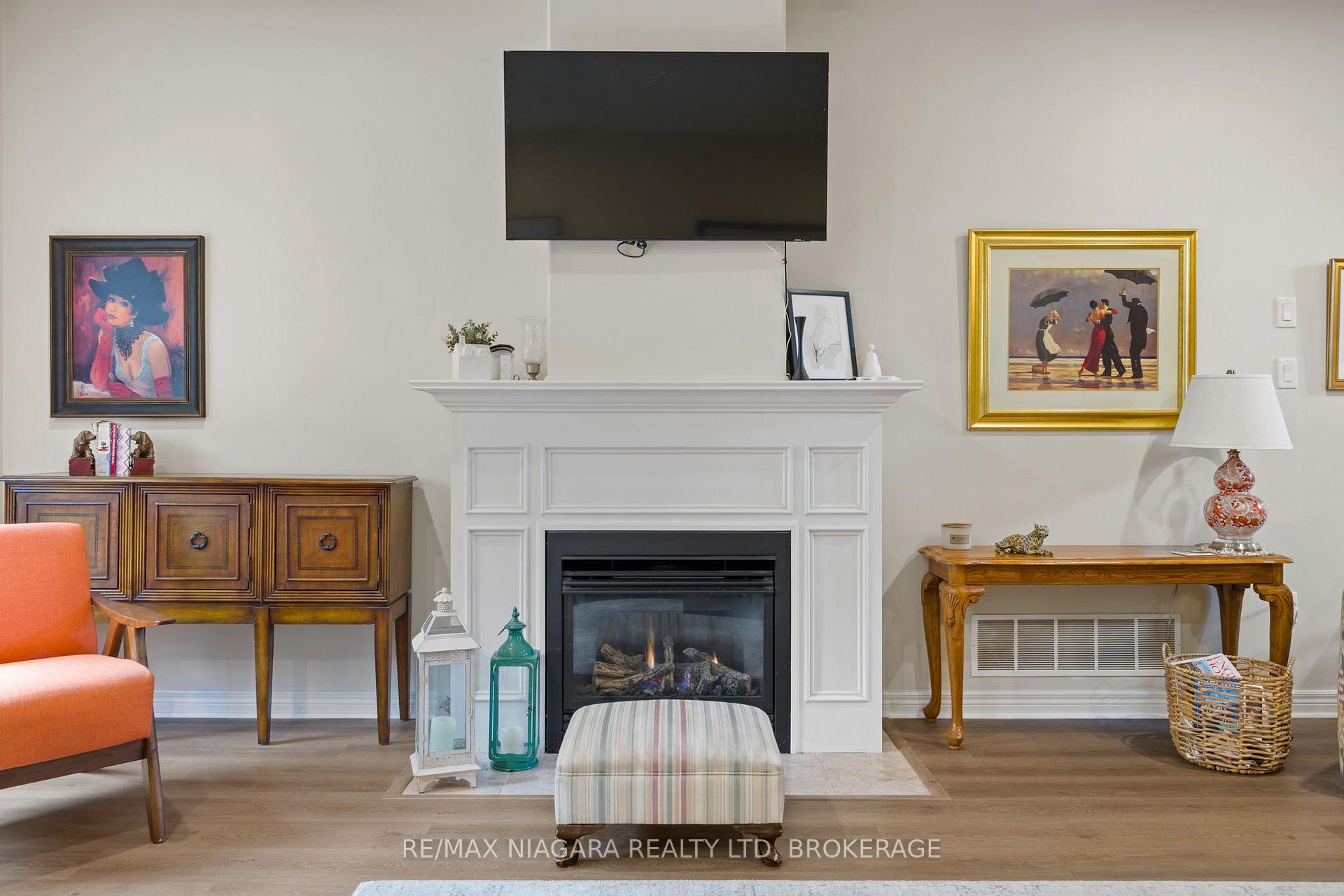 Photo 25 of 2487 Walker Court, Niagara Falls, Stamford — HOMEH
