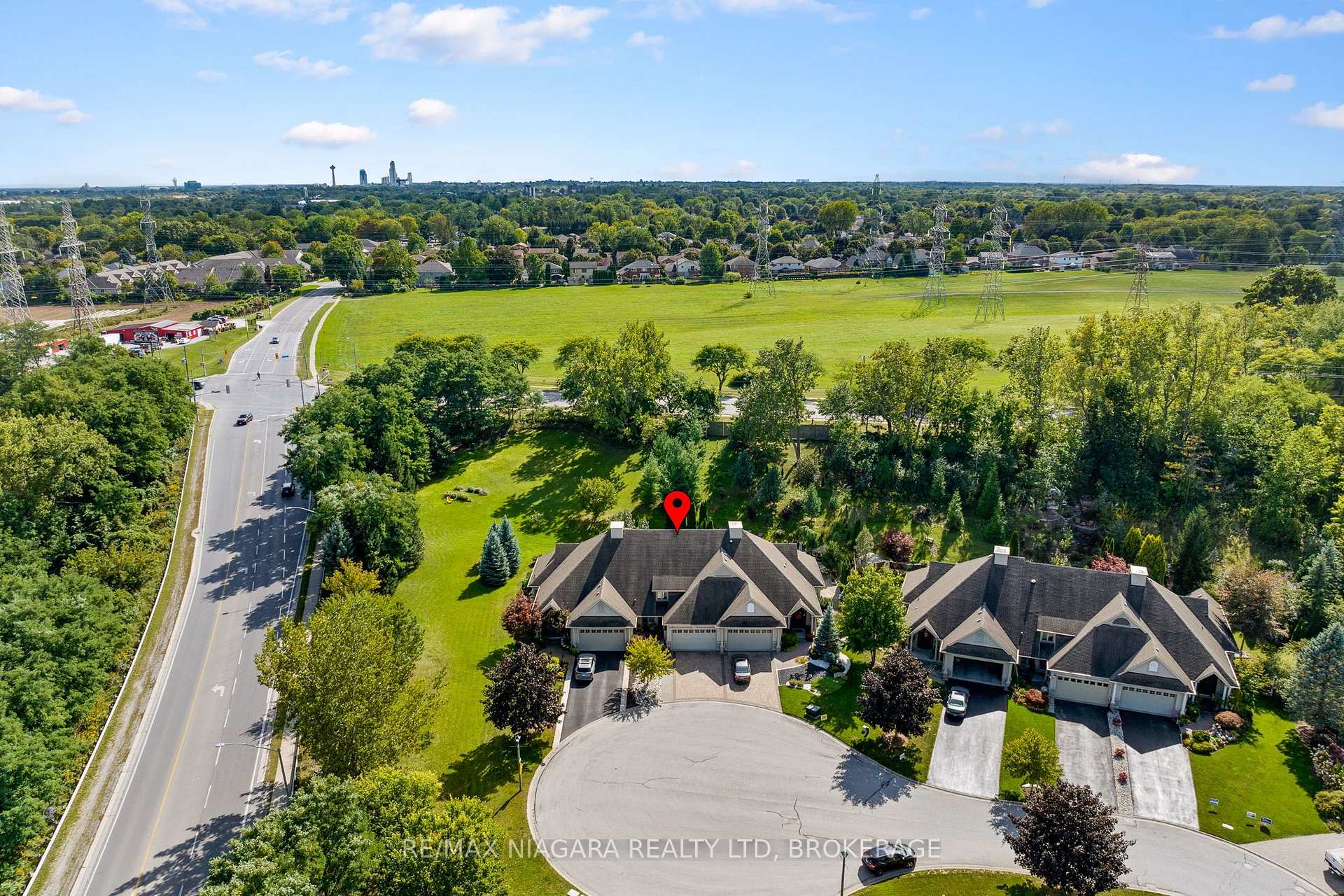 Photo 32 of 2487 Walker Court, Niagara Falls, Stamford — HOMEH