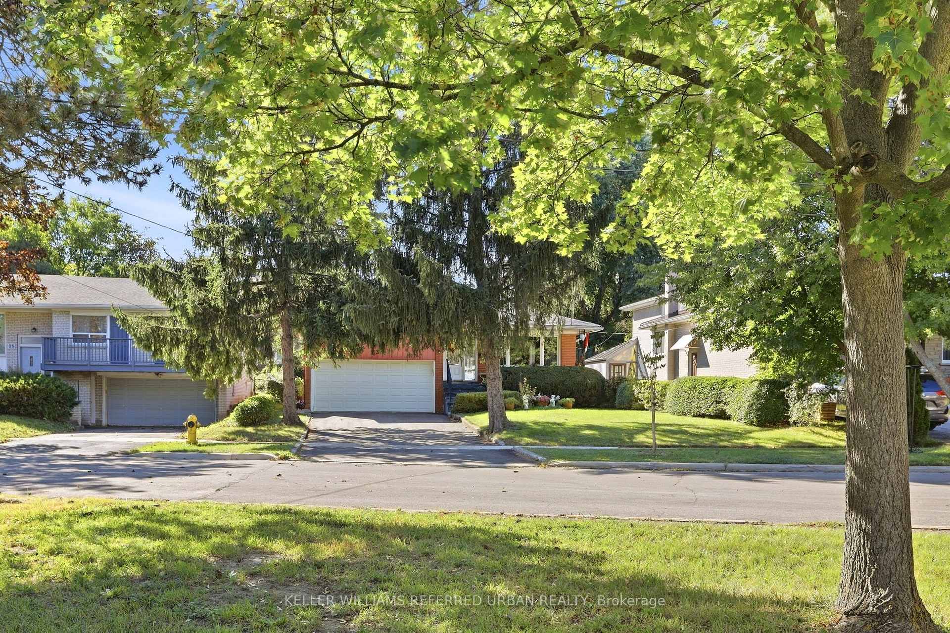 Photo 2 of 23 Banstock Drive, North York, Bayview Woods-Steeles — HOMEH
