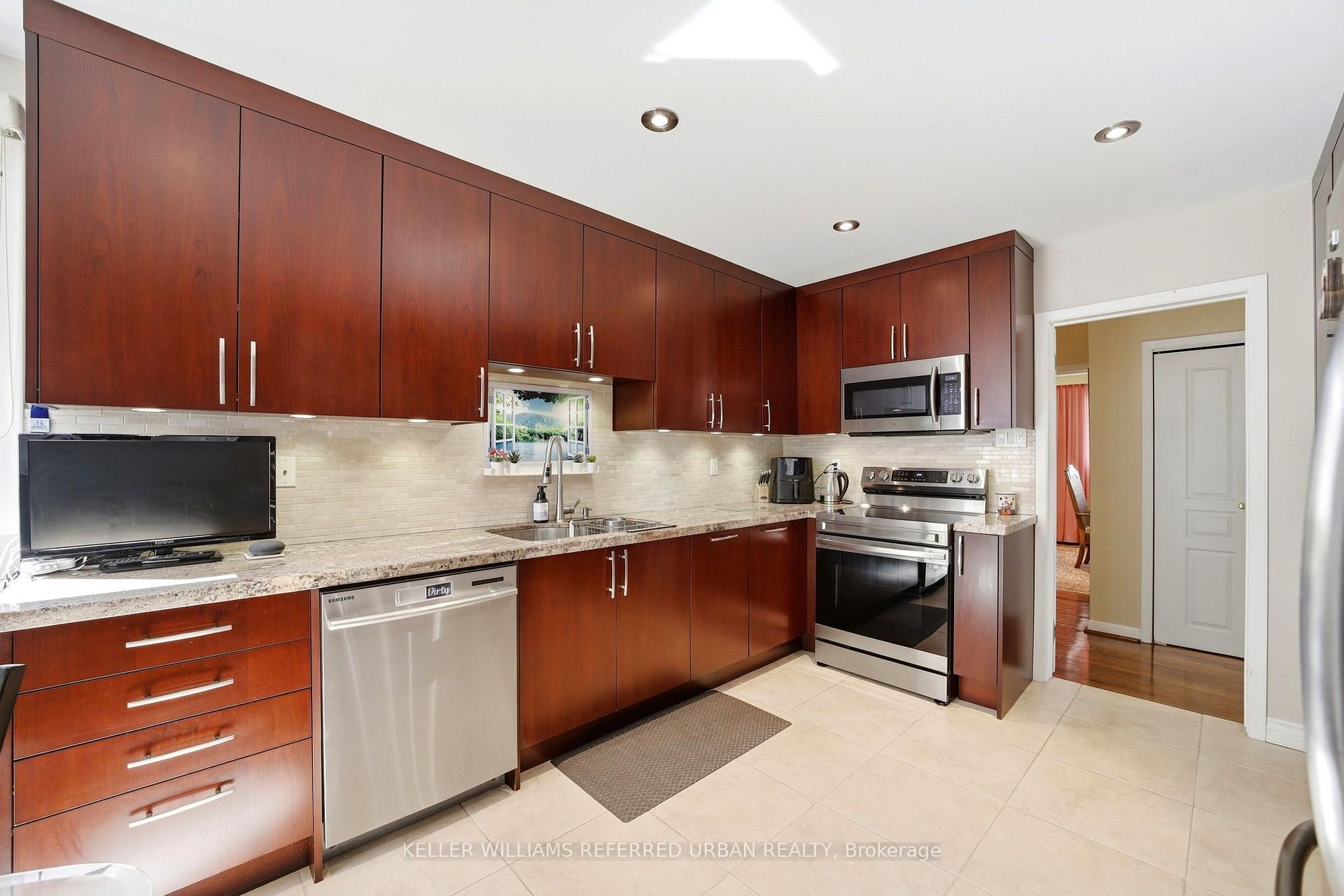 Photo 14 of 23 Banstock Drive, North York, Bayview Woods-Steeles — HOMEH