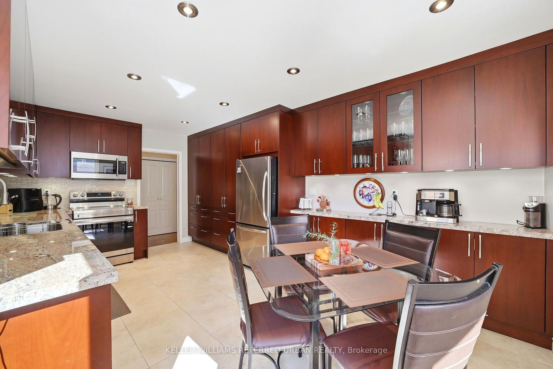 Photo 15 of 23 Banstock Drive, North York, Bayview Woods-Steeles — HOMEH