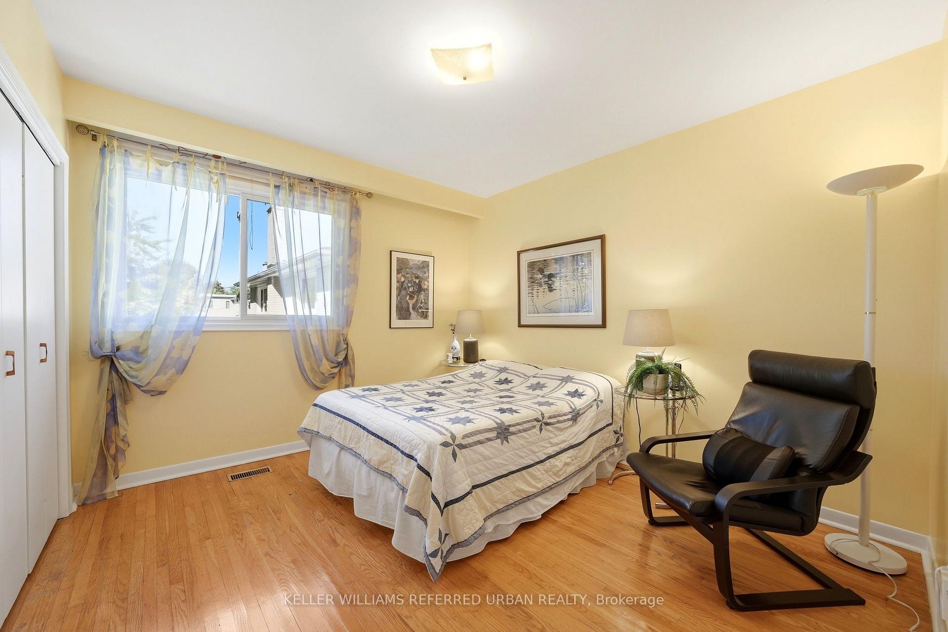Photo 43 of 23 Banstock Drive, North York, Bayview Woods-Steeles — HOMEH
