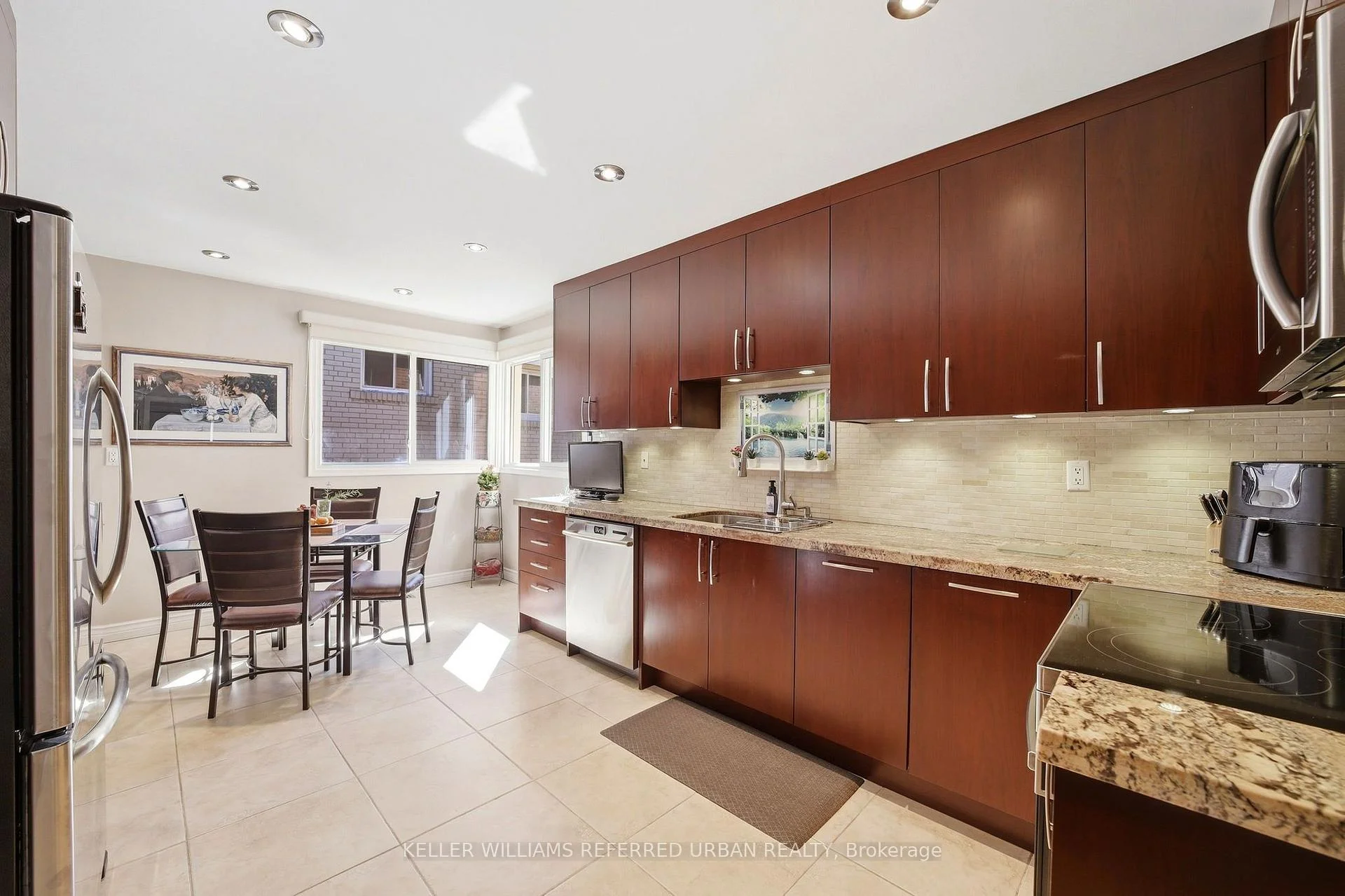 Photo 13 of 23 Banstock Drive, North York, Bayview Woods-Steeles — HOMEH