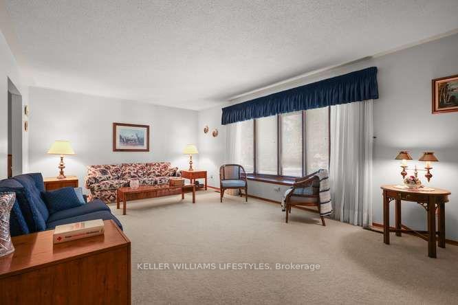 Photo 6 of 64 Haliburton Crescent, London, South K — HOMEH