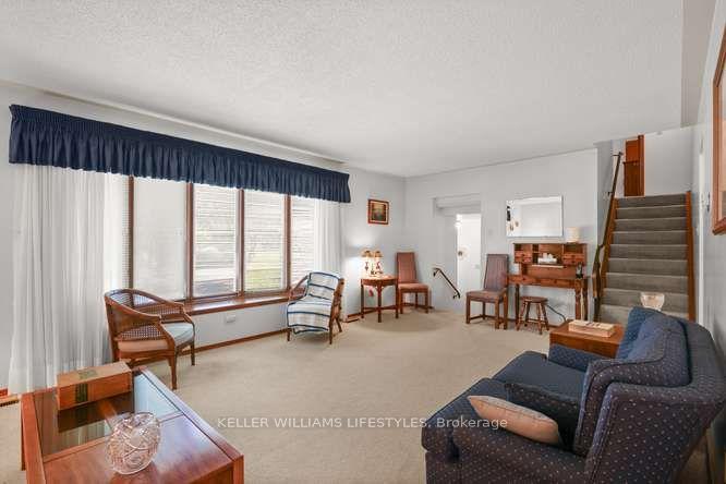 Photo 7 of 64 Haliburton Crescent, London, South K — HOMEH