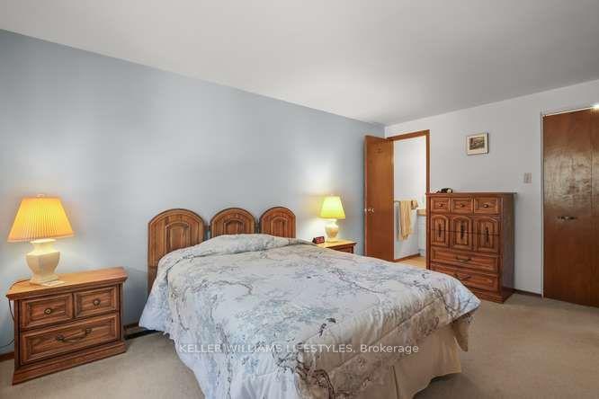 Photo 14 of 64 Haliburton Crescent, London, South K — HOMEH