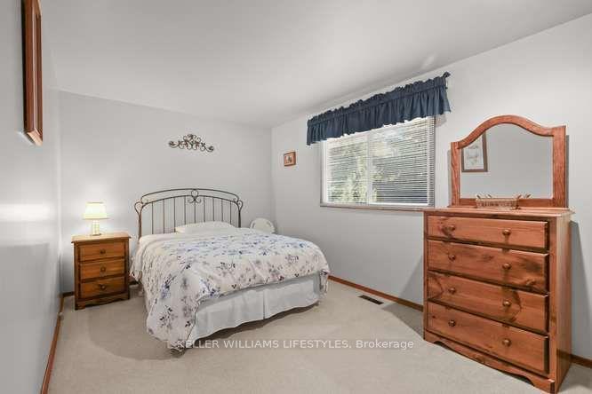 Photo 18 of 64 Haliburton Crescent, London, South K — HOMEH