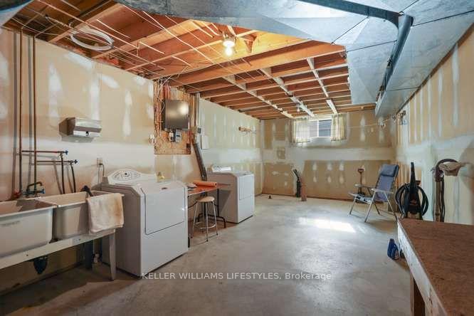 Photo 28 of 64 Haliburton Crescent, London, South K — HOMEH