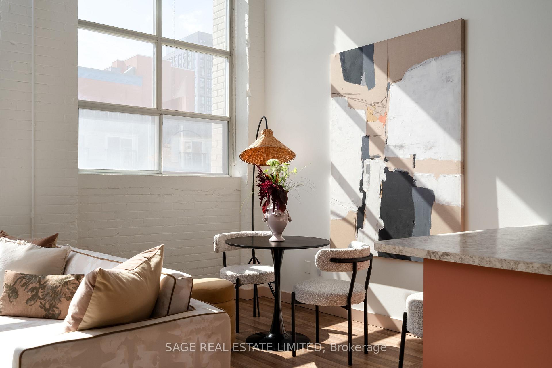 Photo 4 of Unit 204, 284 St Helens Avenue, Toronto, Dufferin Grove — HOMEH