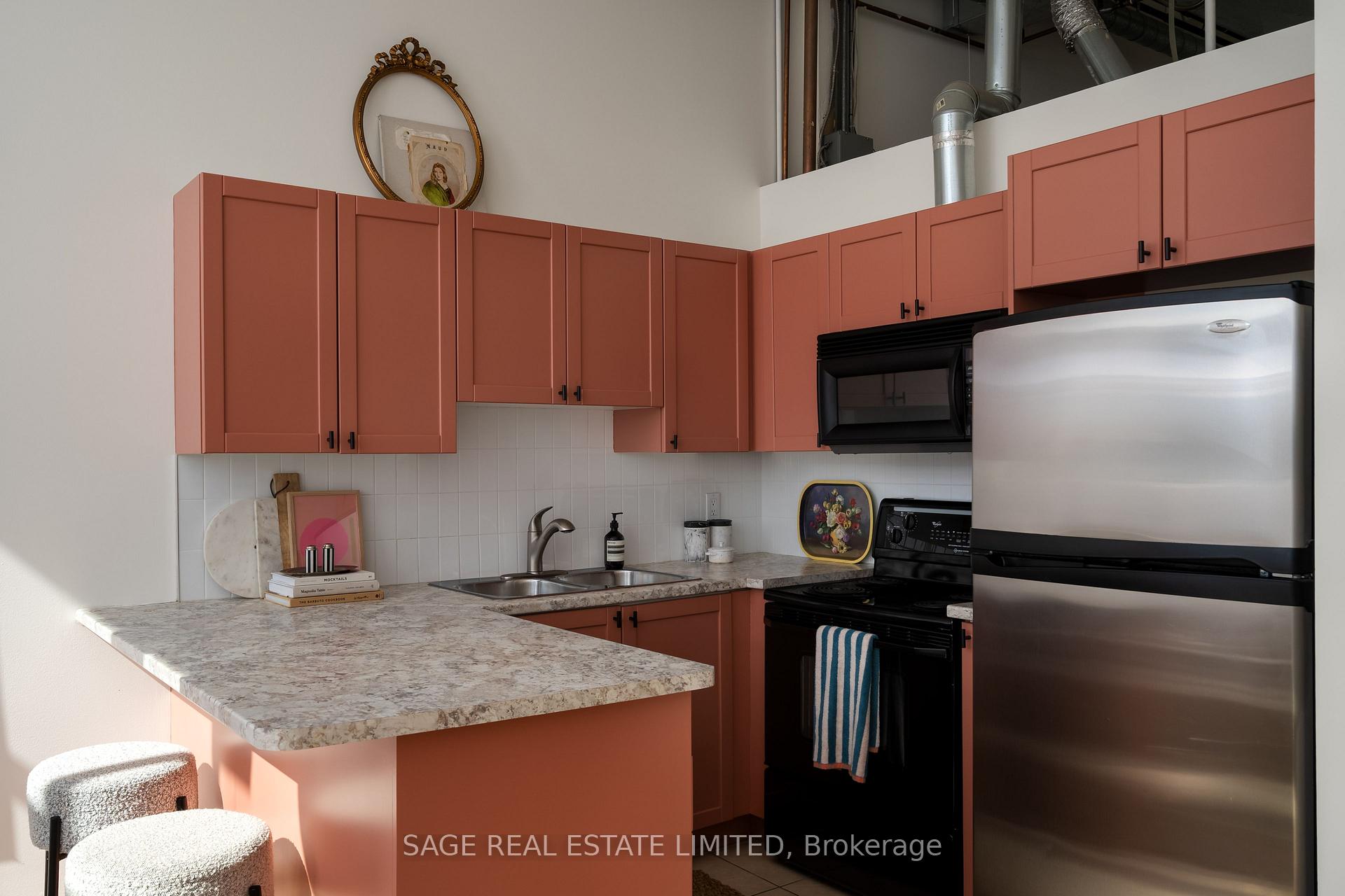 Photo 6 of Unit 204, 284 St Helens Avenue, Toronto, Dufferin Grove — HOMEH