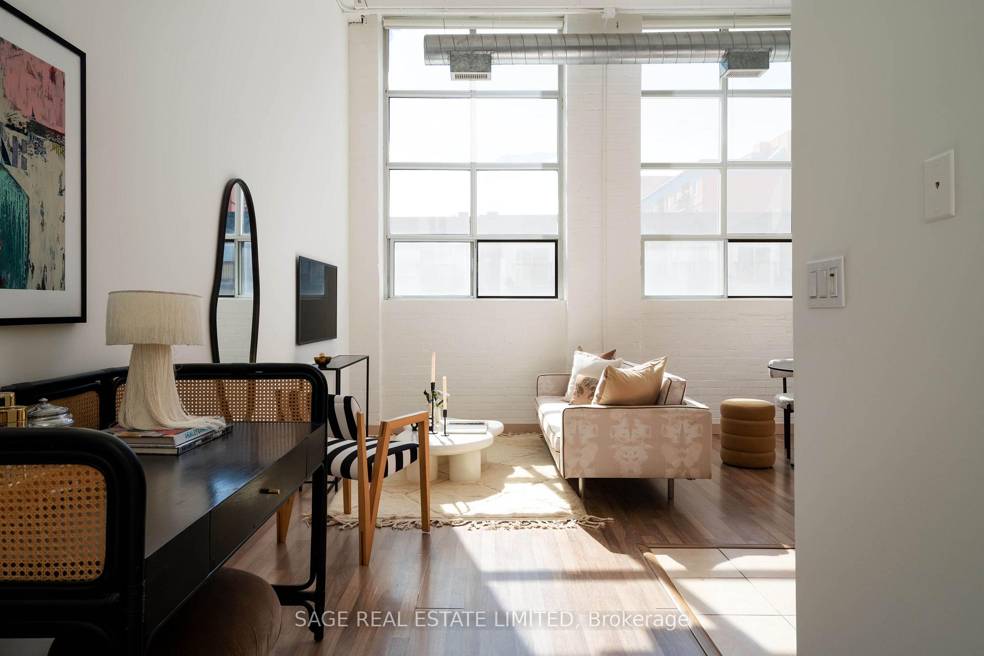 Photo 2 of Unit 204, 284 St Helens Avenue, Toronto, Dufferin Grove — HOMEH