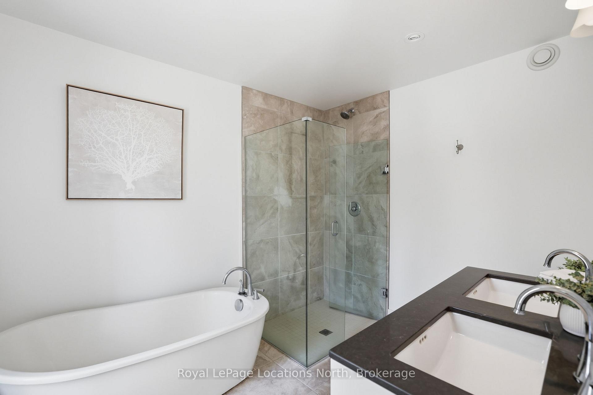 Photo 17 of 66 Gordon Crescent, Meaford — HOMEH