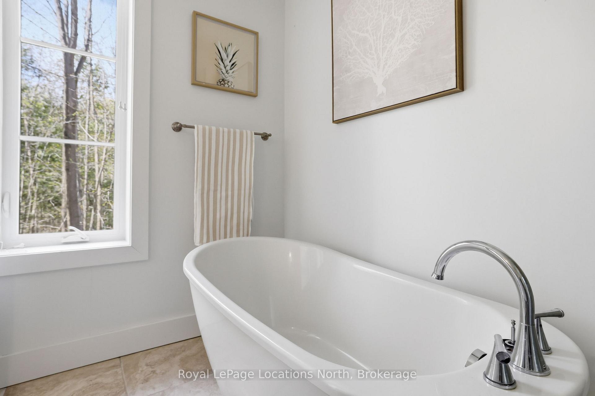Photo 18 of 66 Gordon Crescent, Meaford — HOMEH