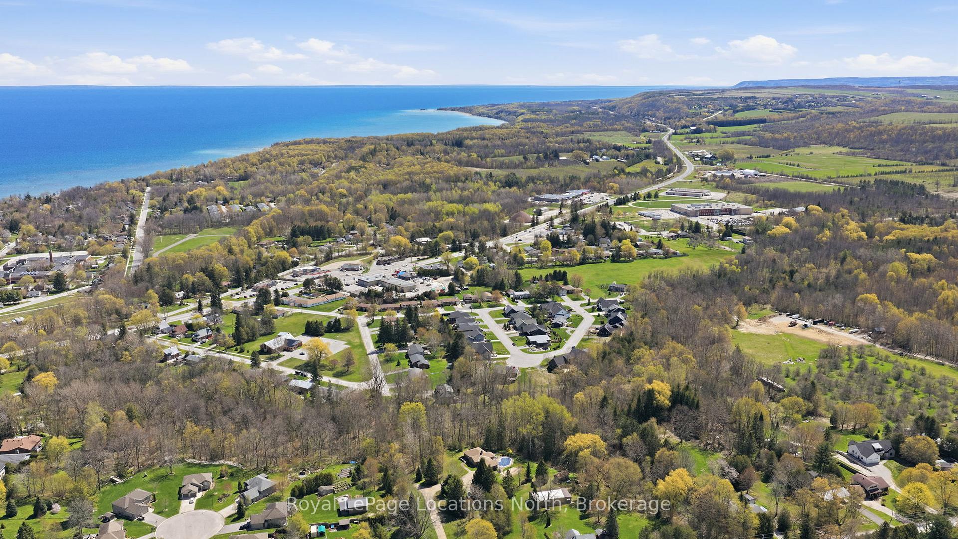 Photo 32 of 66 Gordon Crescent, Meaford — HOMEH