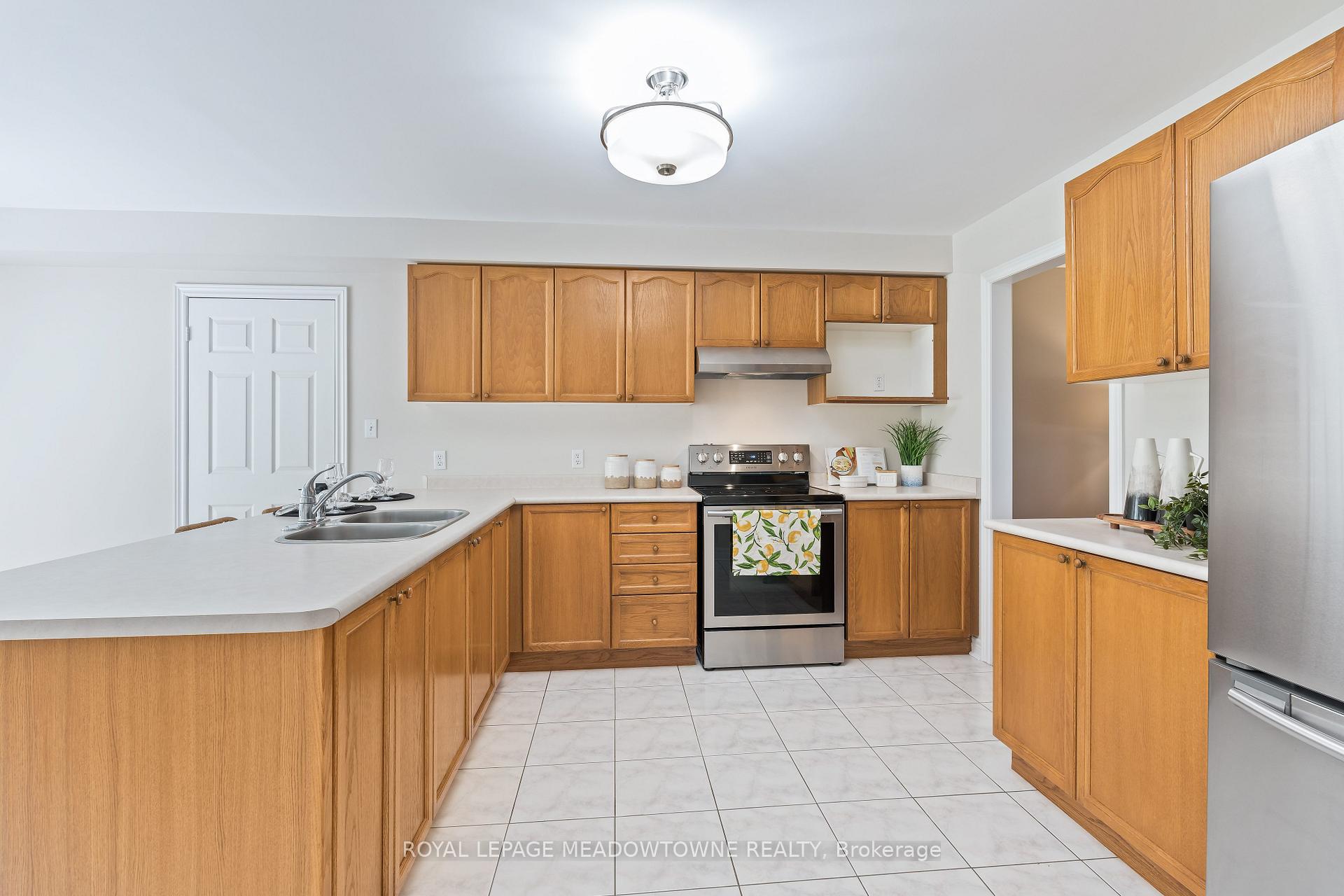 Photo 15 of 19 Mccullogh Drive, Erin — HOMEH