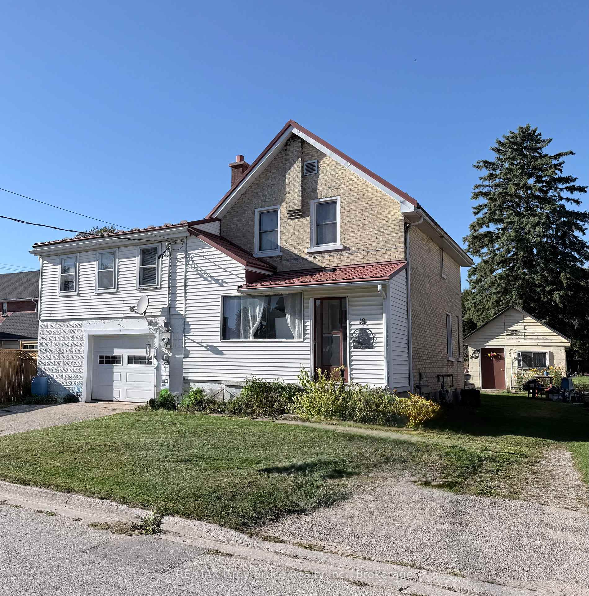 Photo of 18 12th Street SE