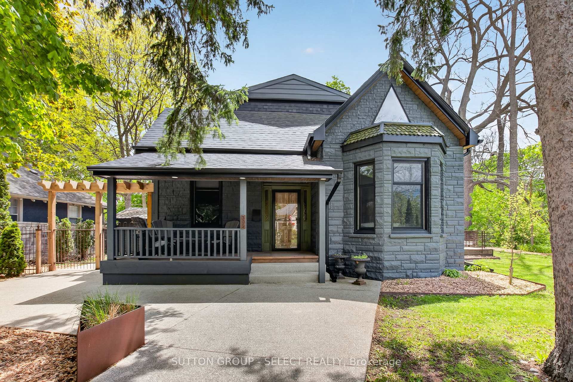 Photo of 309 Cromwell Street