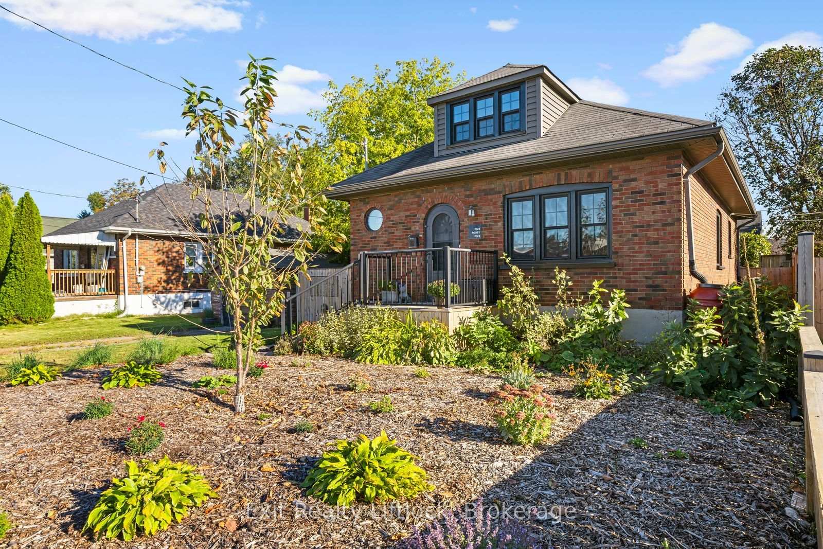 Photo 3 of 545 Braidwood Avenue, Peterborough, Otonabee Ward 1 — HOMEH