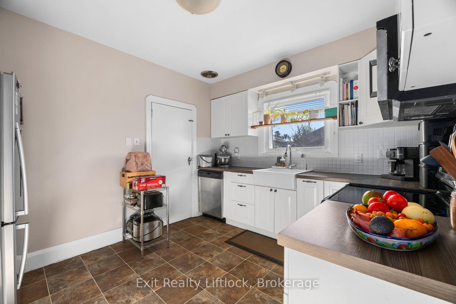 Photo 16 of 545 Braidwood Avenue, Peterborough, Otonabee Ward 1 — HOMEH