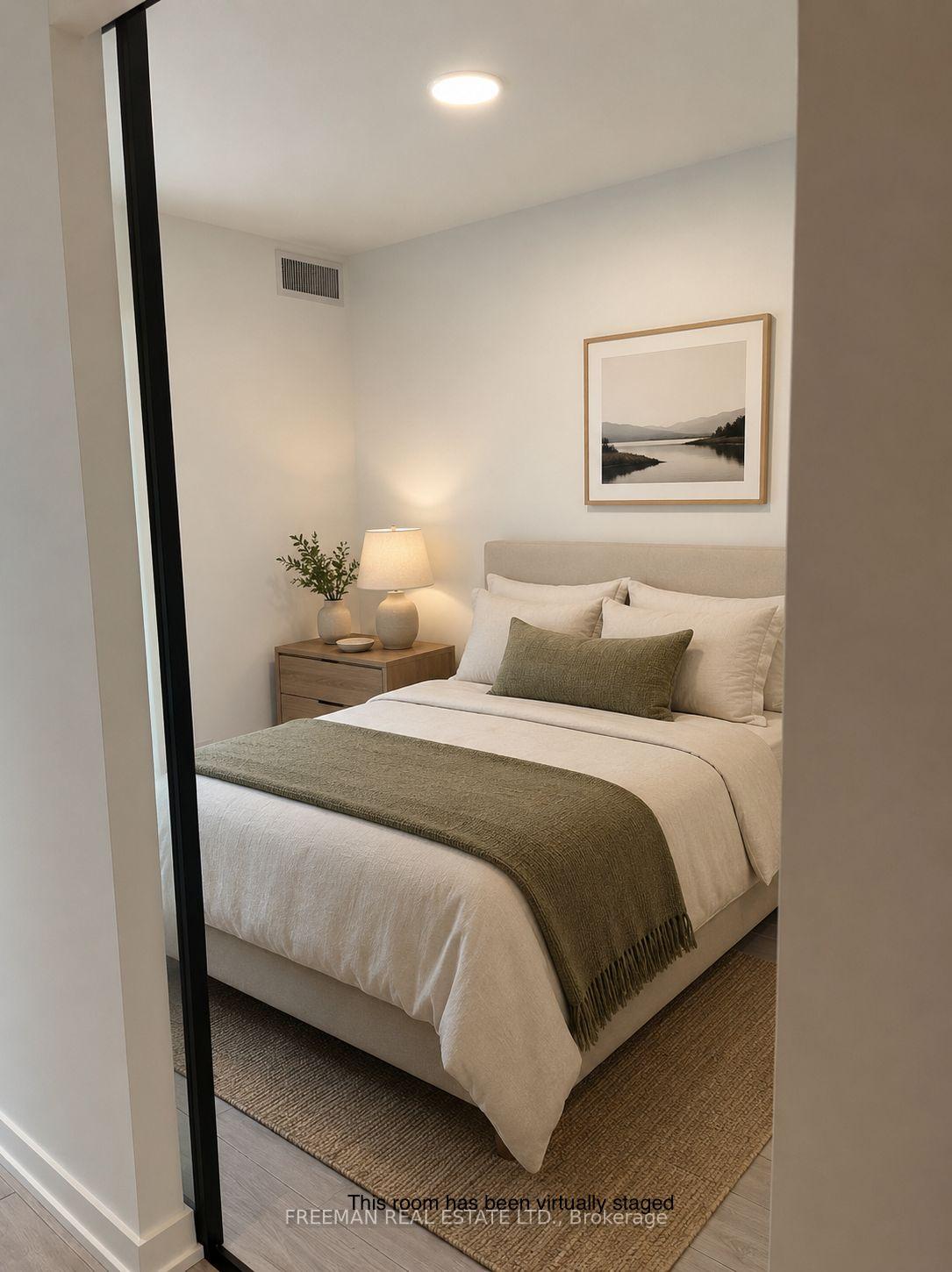 Photo 6 of Unit 406, 5 Lakeview Avenue, Toronto, Trinity-Bellwoods — HOMEH