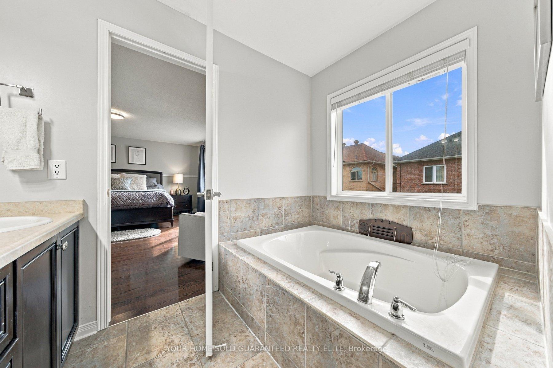 Photo 11 of 3053 Jenn Avenue, Burlington, Alton — HOMEH