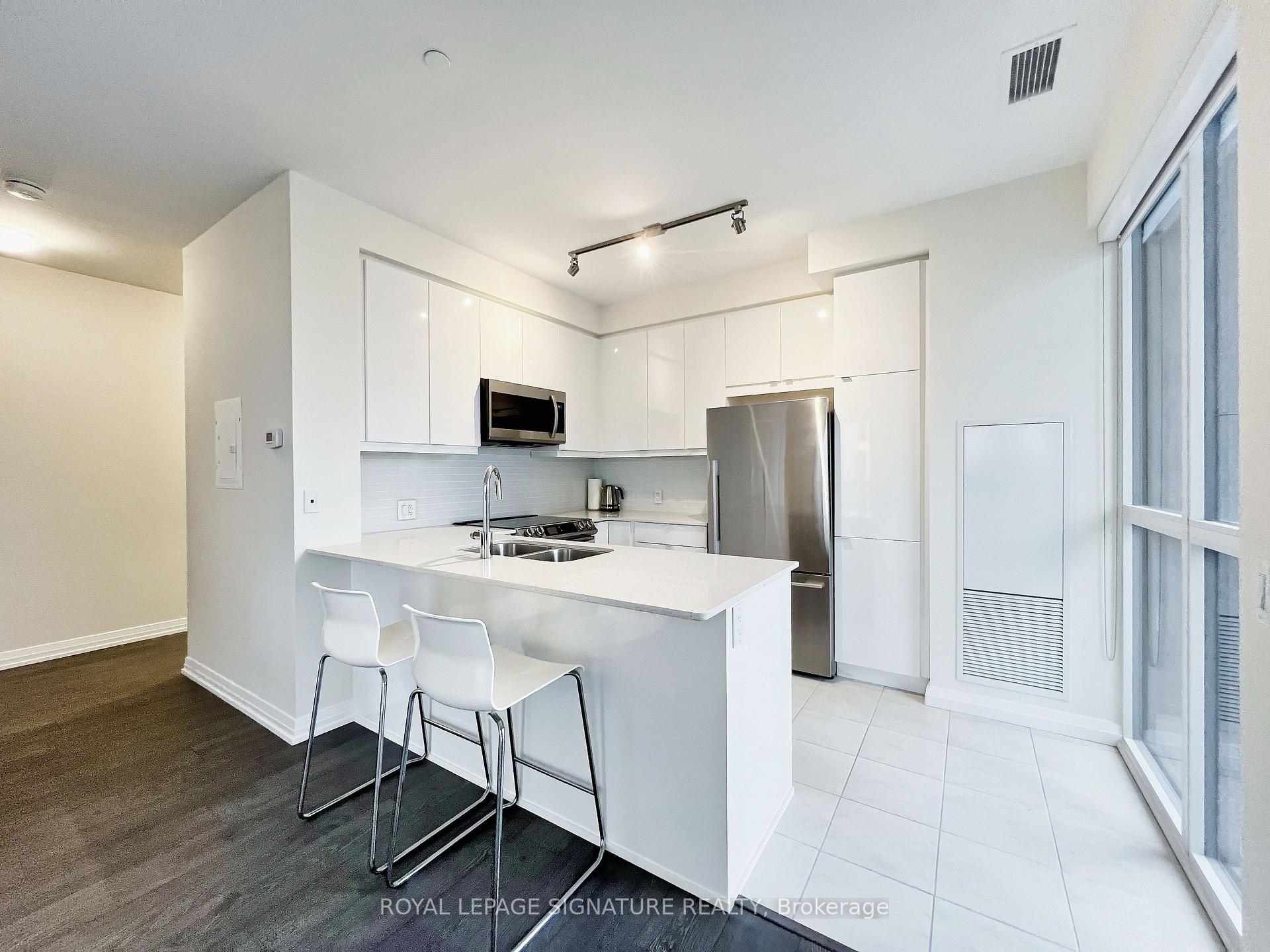 Photo 4 of Unit 817, 50 Thomas Riley Road, Etobicoke, Islington-City Centre West — HOMEH