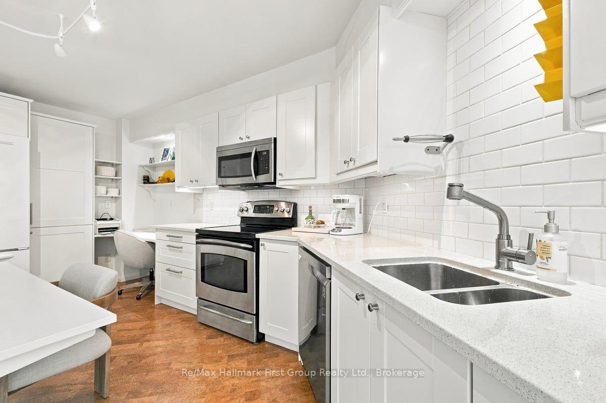 Photo 6 of Unit 715, 340 Watson Street W, Whitby, Port Whitby — HOMEH