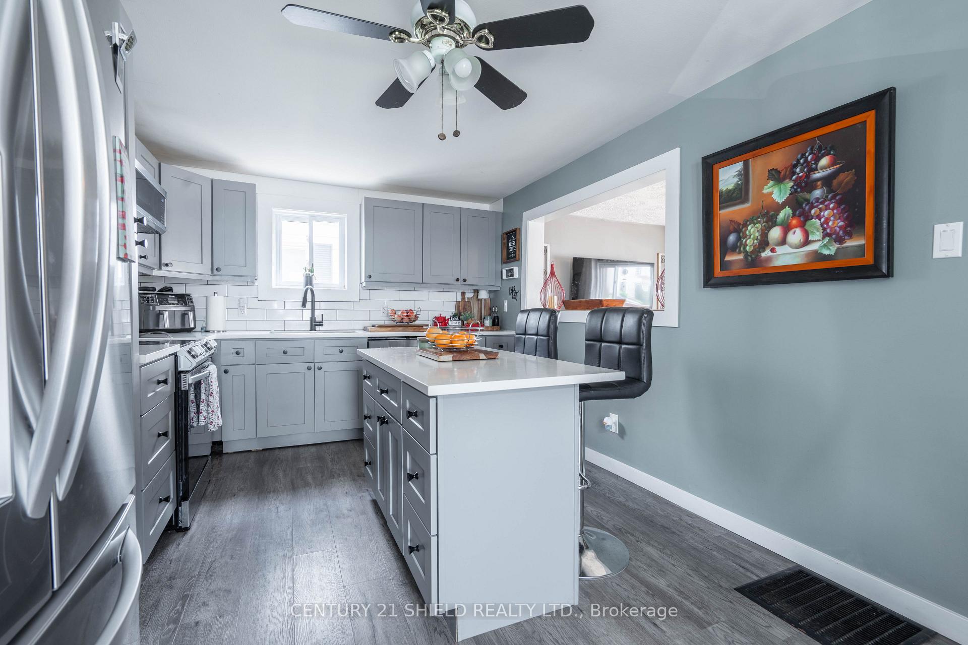 Photo 11 of 813 York Street, Cornwall, Cornwall — HOMEH
