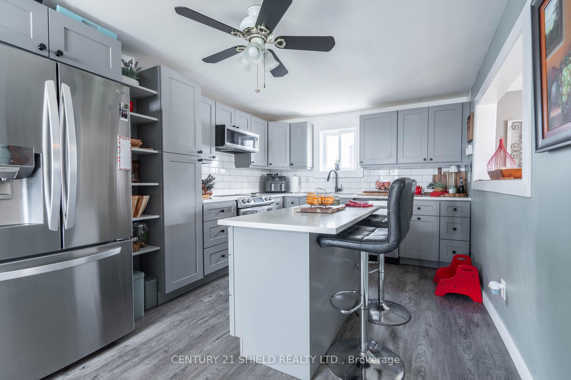Photo 12 of 813 York Street, Cornwall, Cornwall — HOMEH