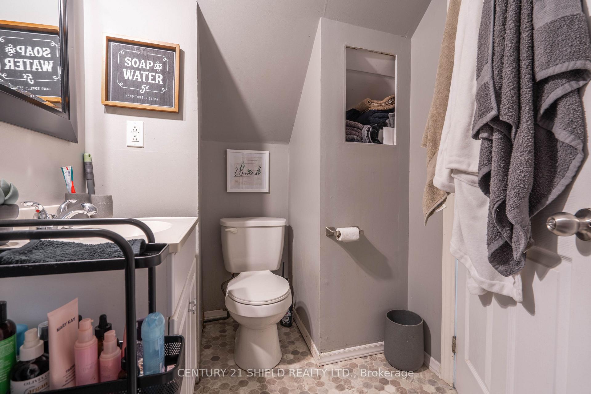 Photo 16 of 813 York Street, Cornwall, Cornwall — HOMEH