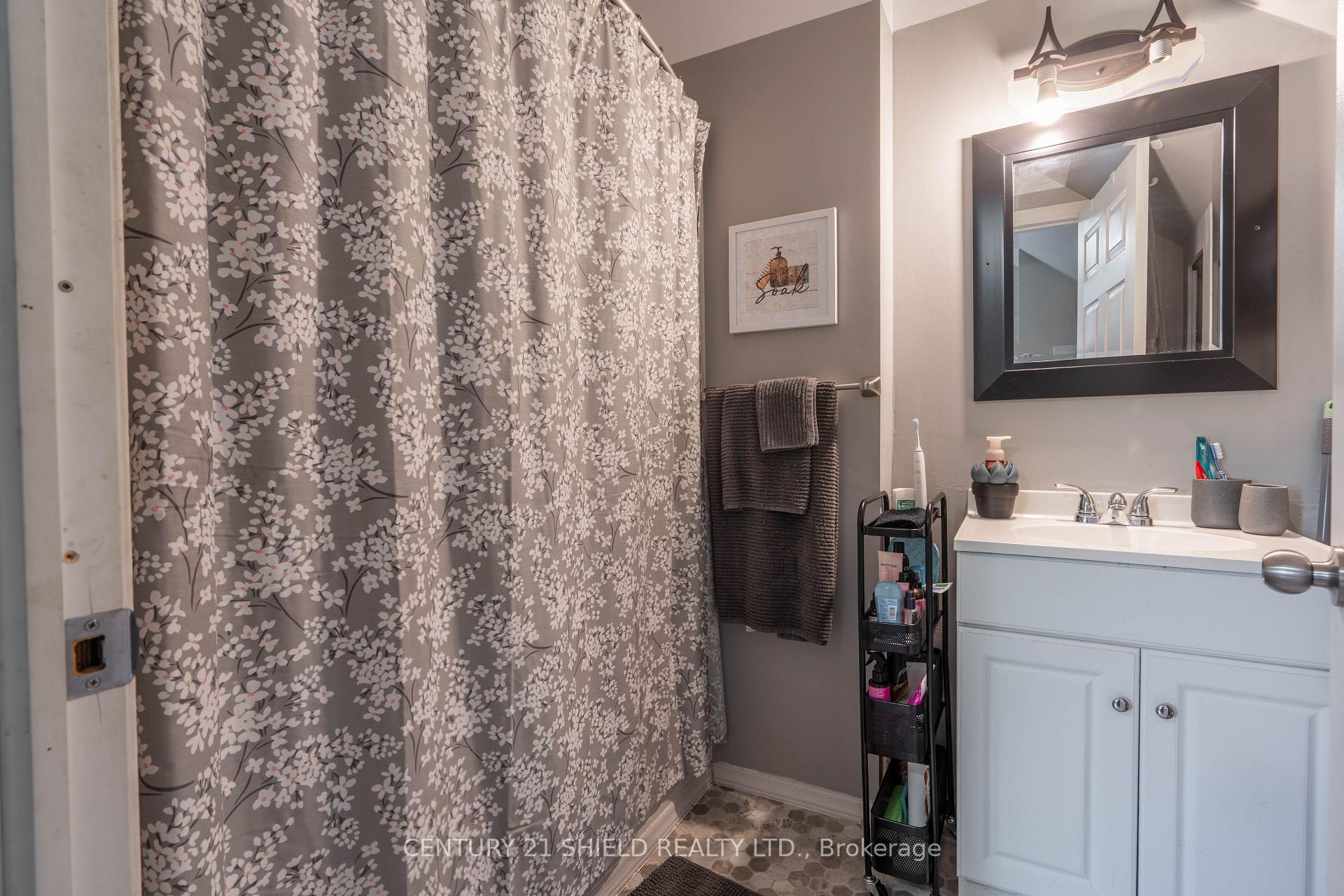 Photo 17 of 813 York Street, Cornwall, Cornwall — HOMEH