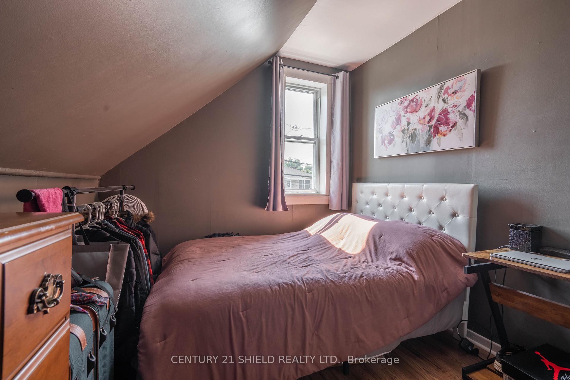 Photo 24 of 813 York Street, Cornwall, Cornwall — HOMEH