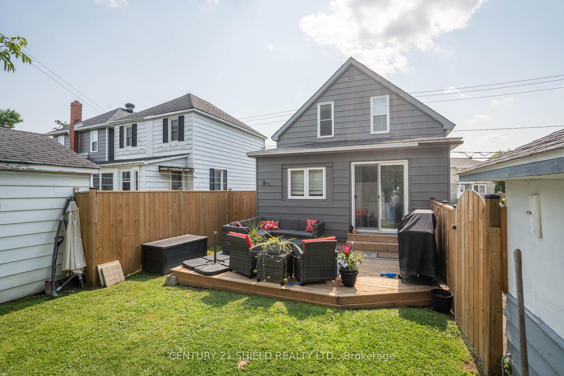 Photo 25 of 813 York Street, Cornwall, Cornwall — HOMEH