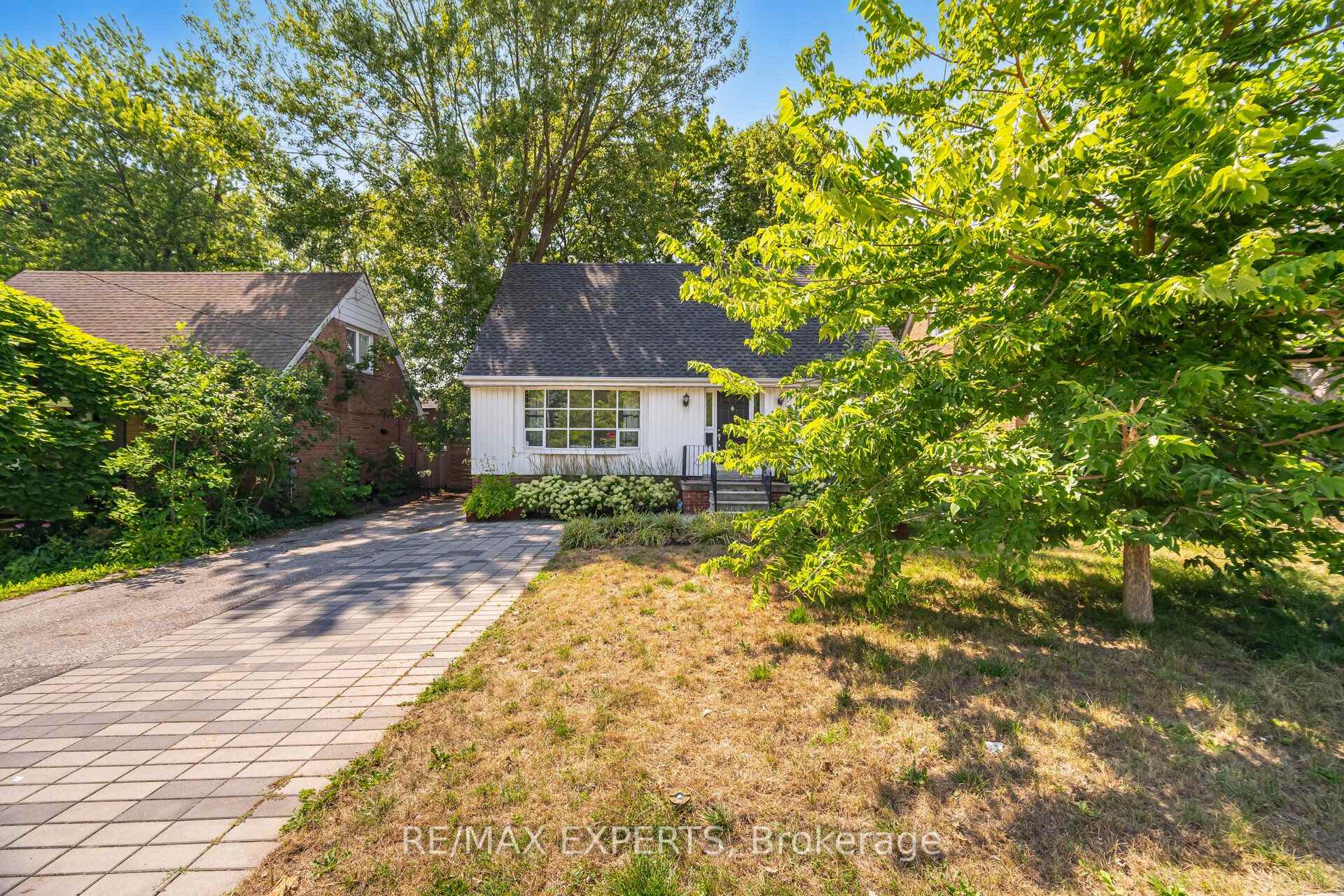 Photo 2 of 1286 Kipling Avenue, Etobicoke, Princess-Rosethorn — HOMEH