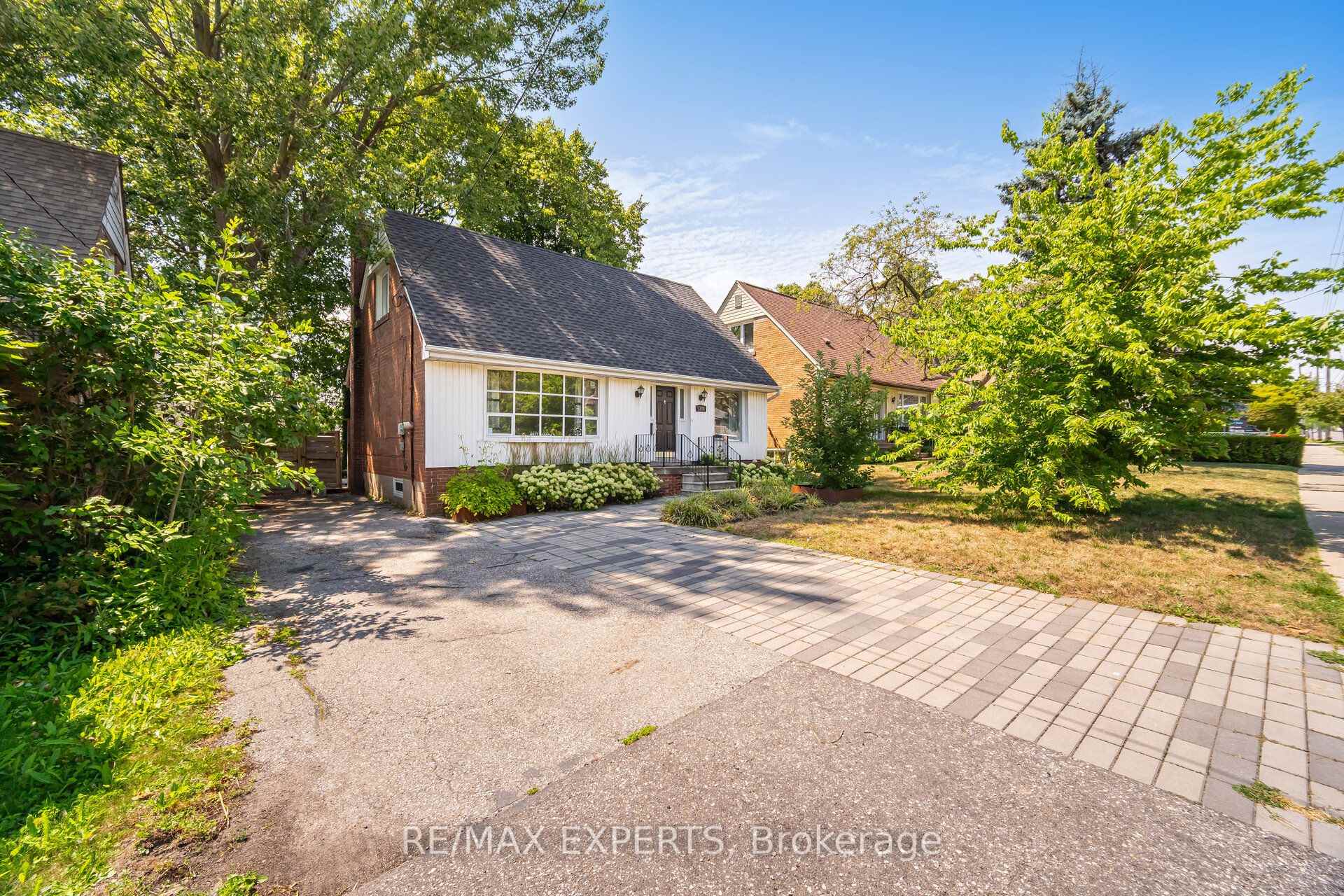 Photo 3 of 1286 Kipling Avenue, Etobicoke, Princess-Rosethorn — HOMEH