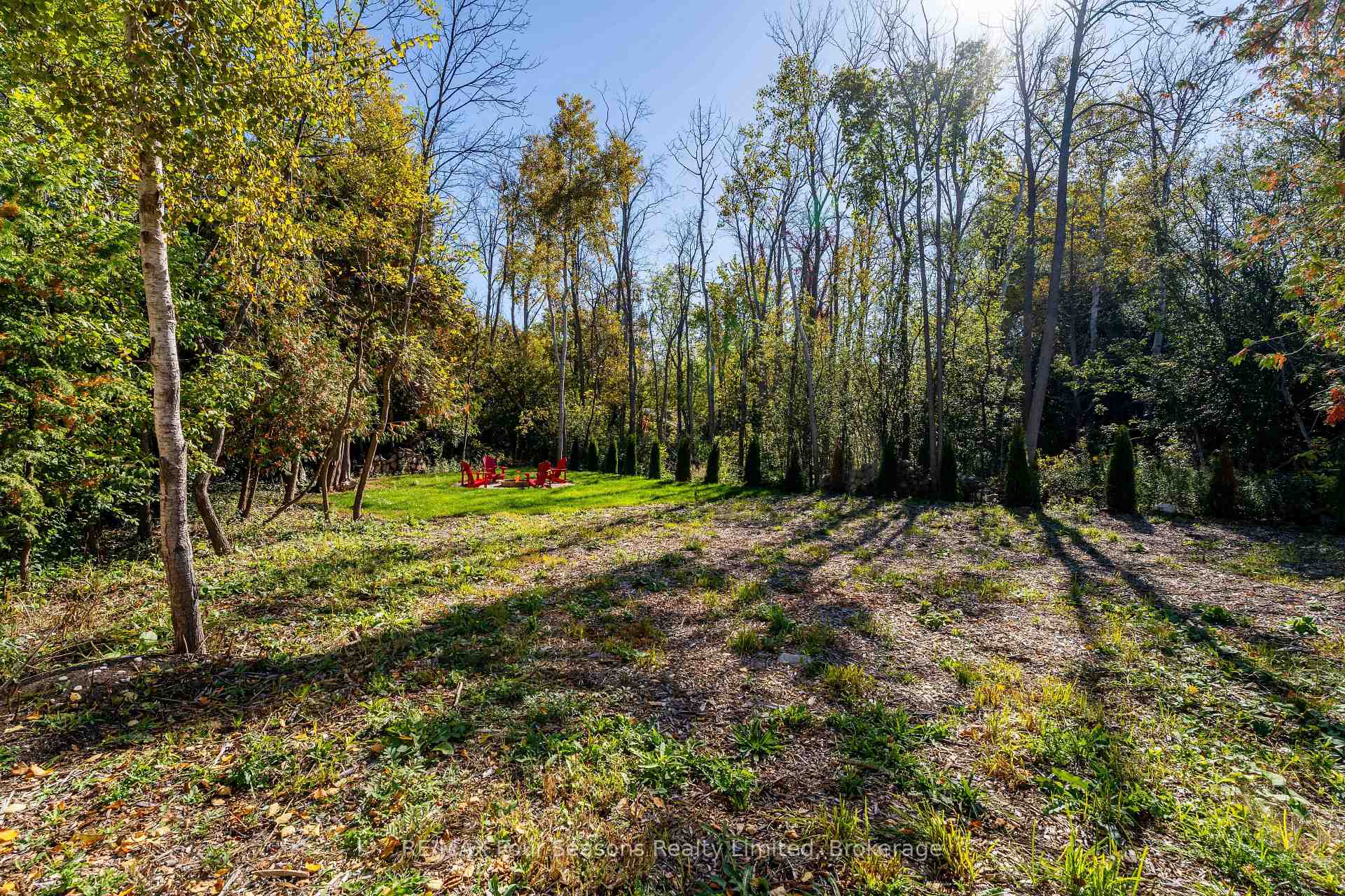 Photo 5 of 9746 Beachwood Road, Collingwood — HOMEH