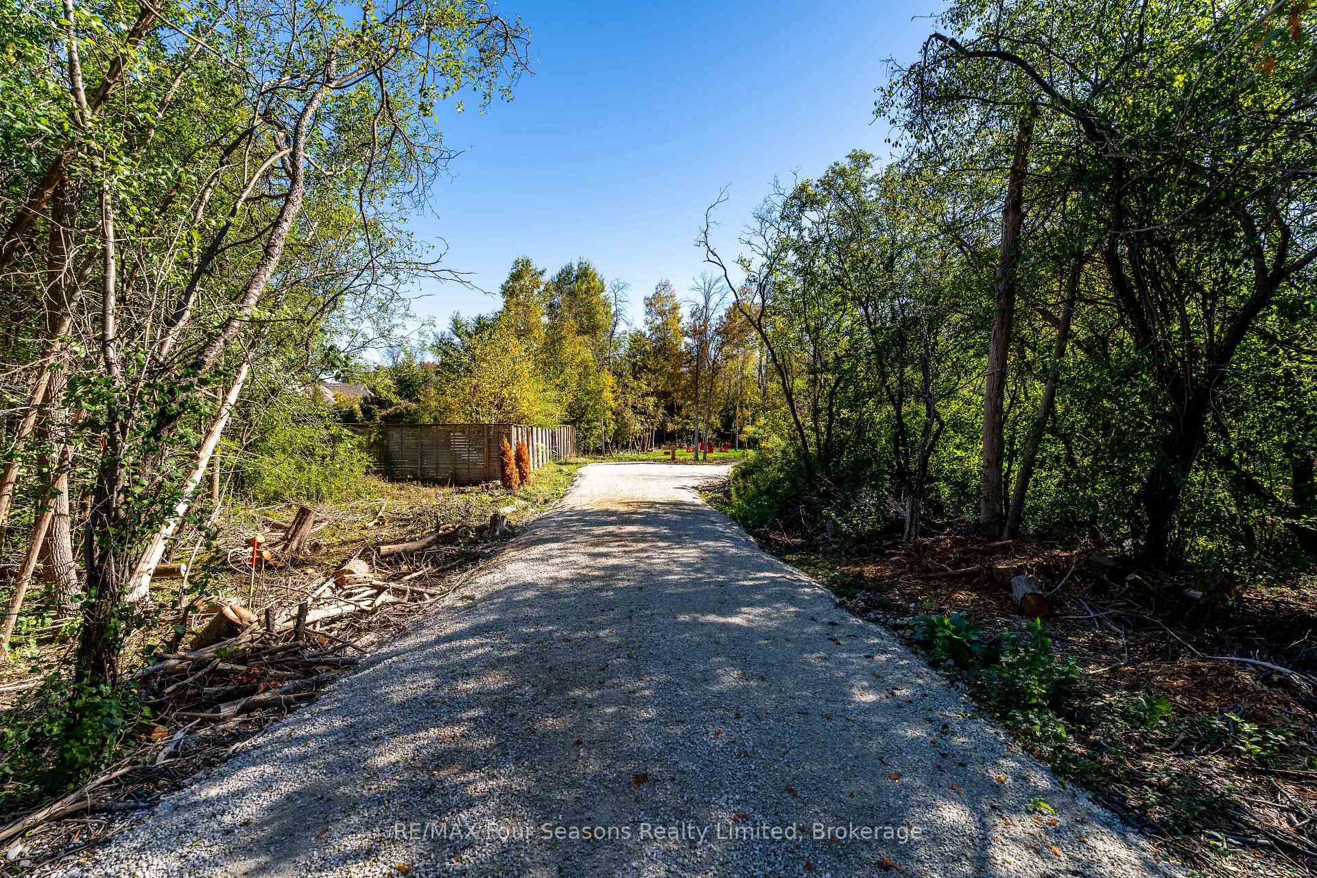 Photo 7 of 9746 Beachwood Road, Collingwood — HOMEH