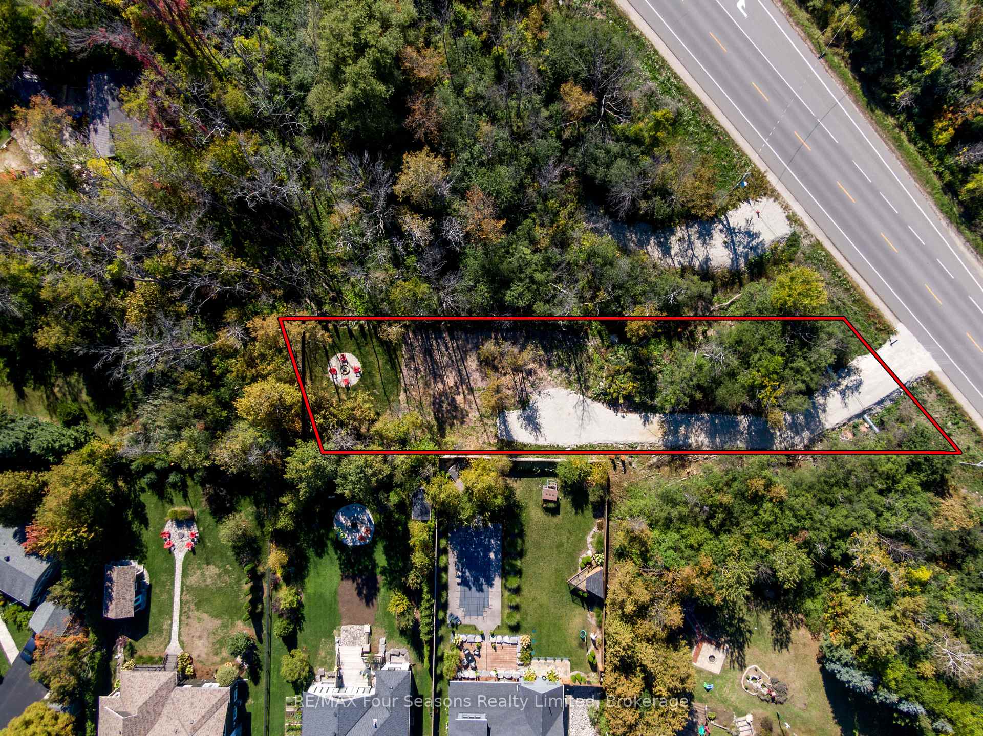 Photo 10 of 9746 Beachwood Road, Collingwood — HOMEH