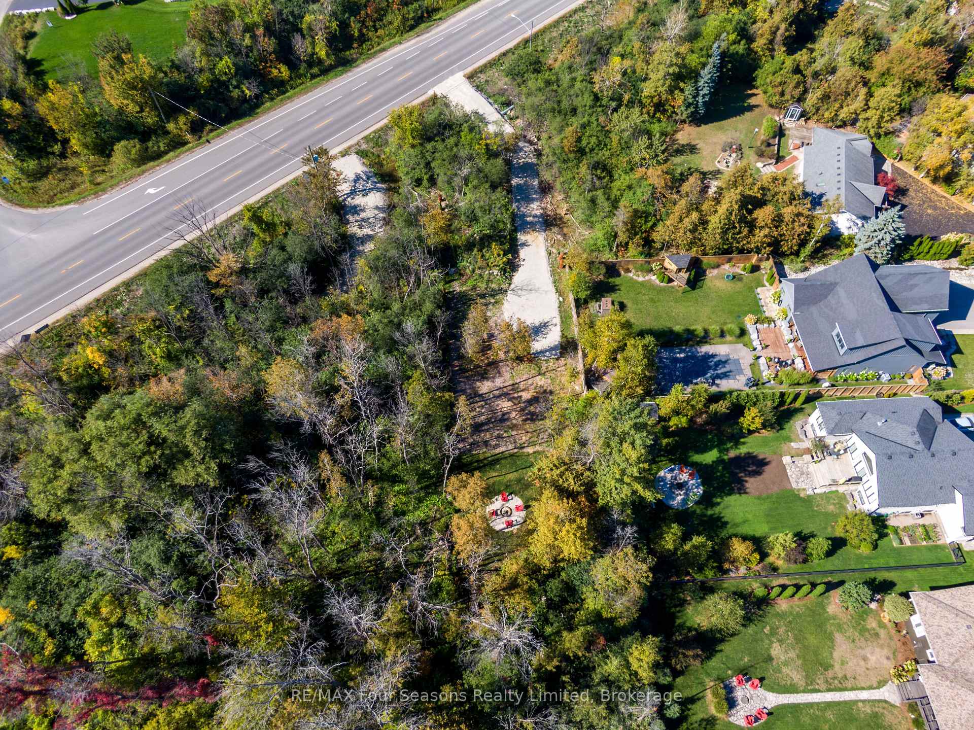 Photo 11 of 9746 Beachwood Road, Collingwood — HOMEH