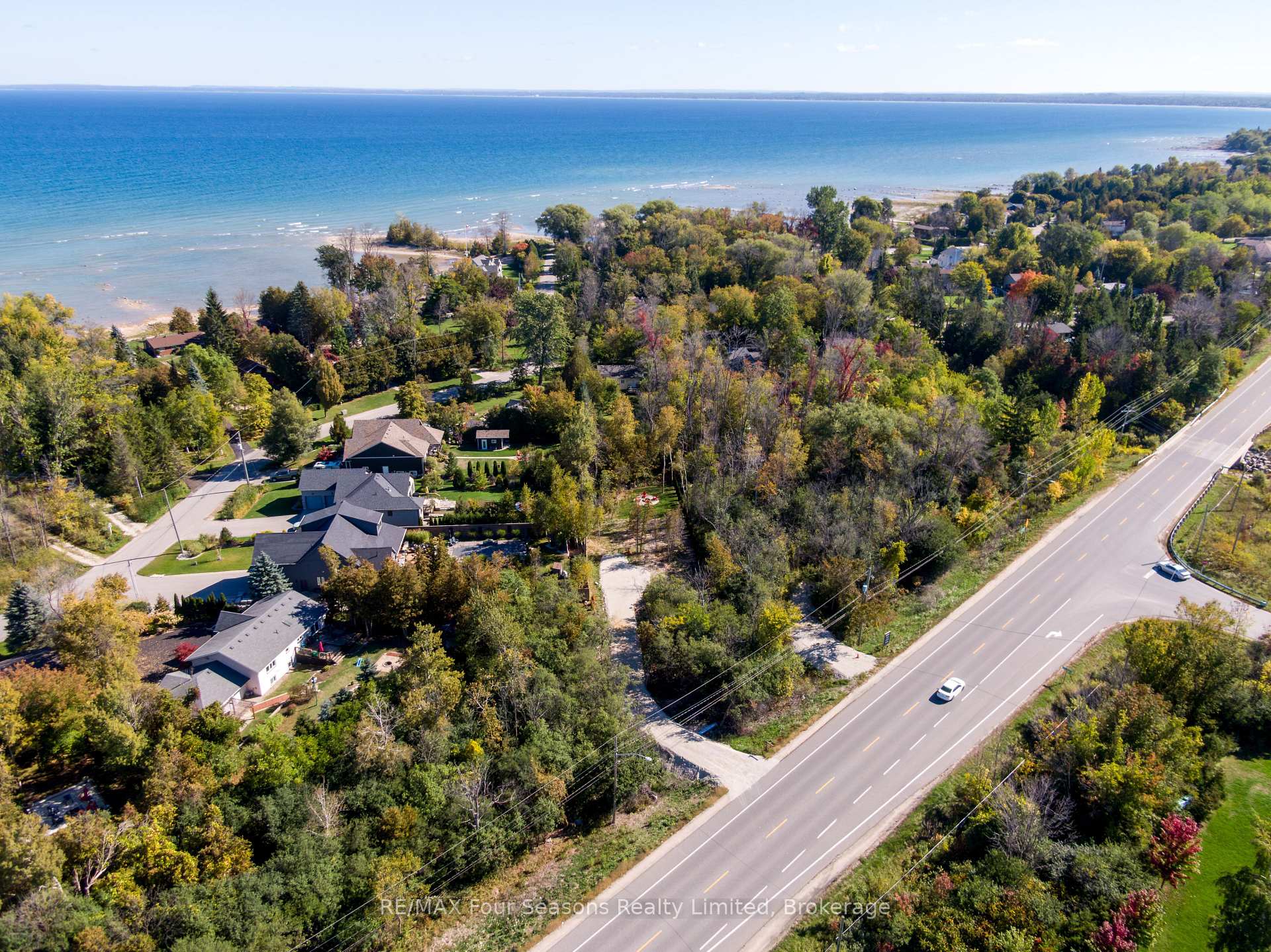 Photo 14 of 9746 Beachwood Road, Collingwood — HOMEH