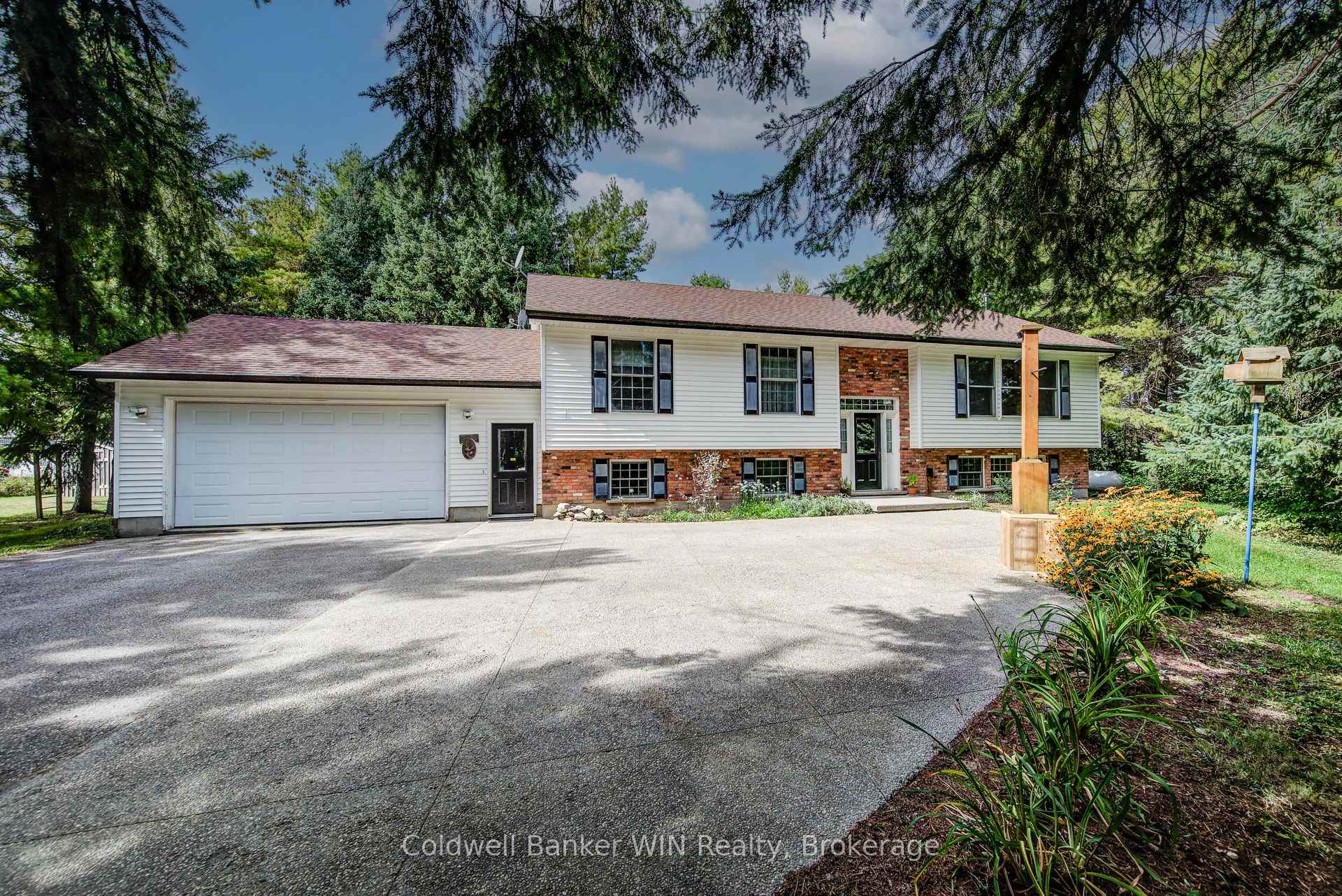 Photo of 7356 Sideroad 12