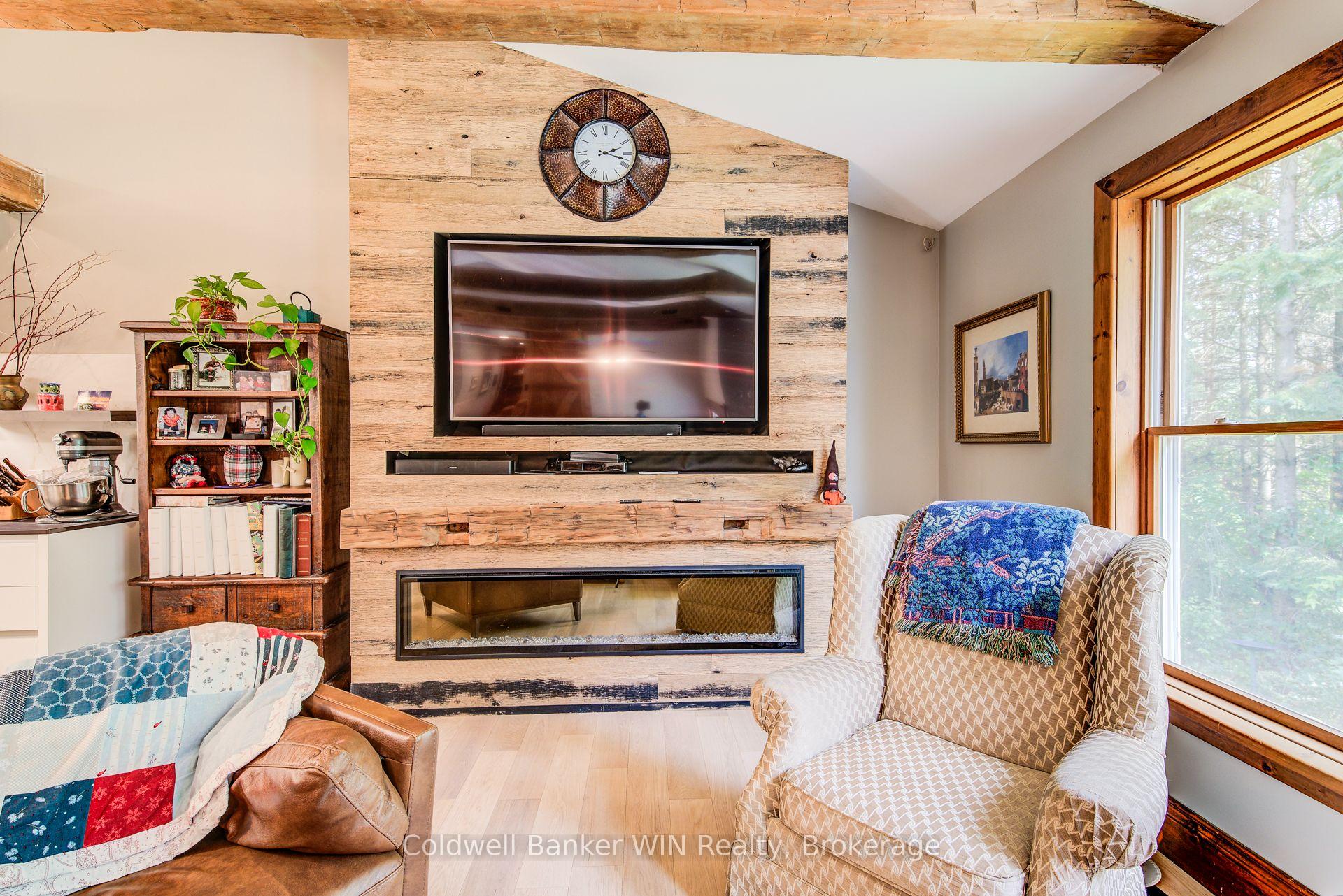Photo 10 of 7356 Sideroad 12, Mapleton, Rural Mapleton — HOMEH