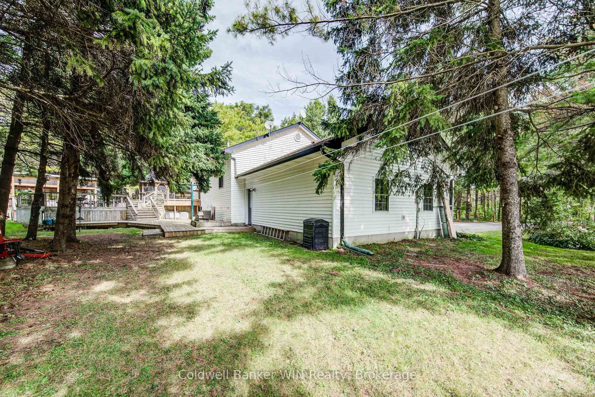 Photo 47 of 7356 Sideroad 12, Mapleton, Rural Mapleton — HOMEH