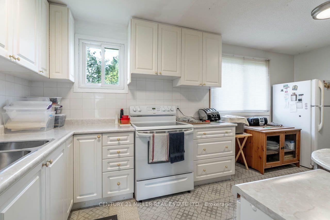 Photo 16 of 3029 Burnhamthorpe Road W, Milton, Rural Trafalgar — HOMEH