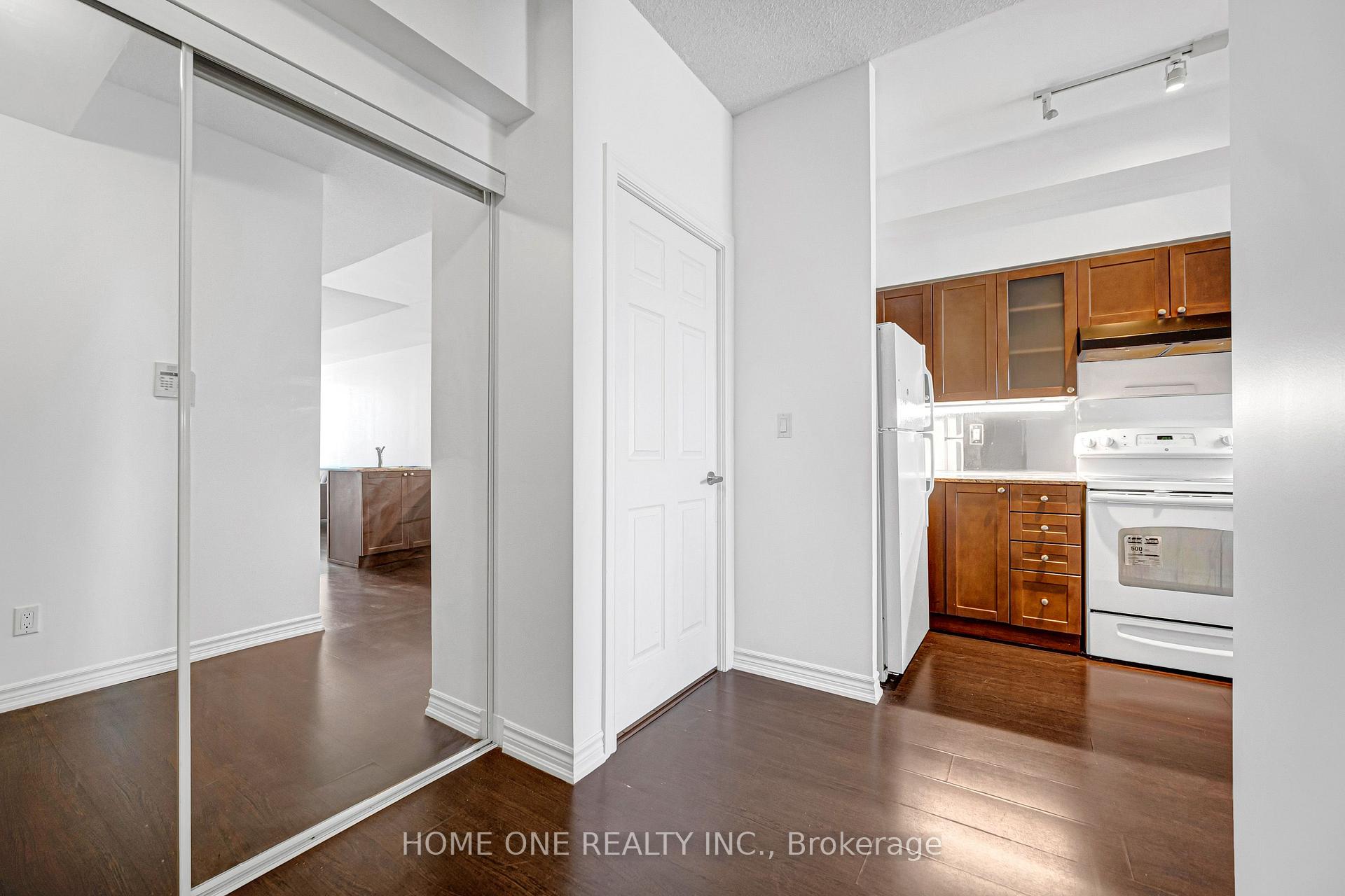 Photo 9 of Unit 2604, 761 Bay Street, Toronto, Bay Street Corridor — HOMEH
