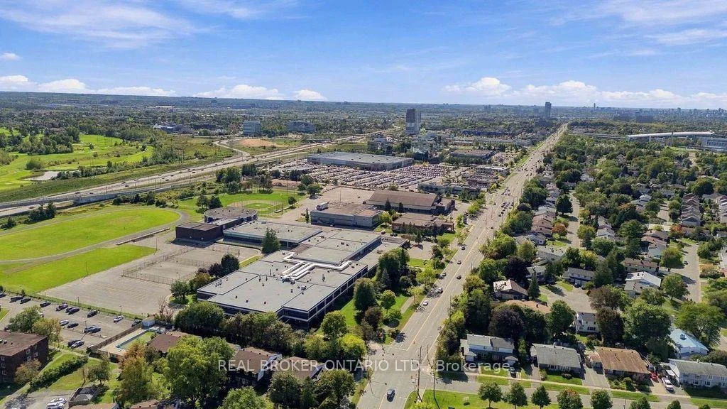 Photo 3 of Unit 105, 2044 Arrowsmith Drive, Ottawa, Beacon Hill South — HOMEH